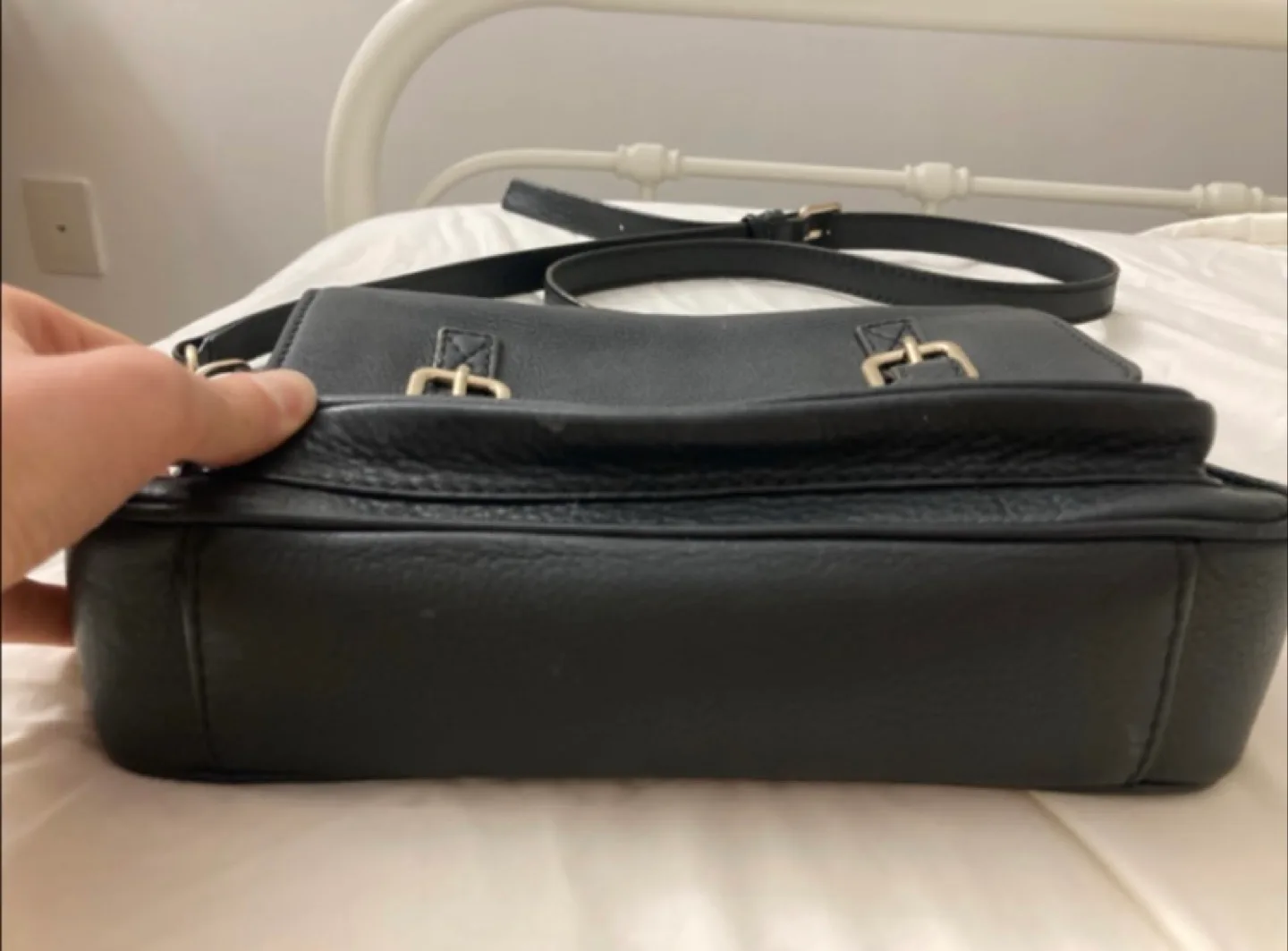 Kate Spade Lola Avenue Leather Crossbody Purse image indicator(3)