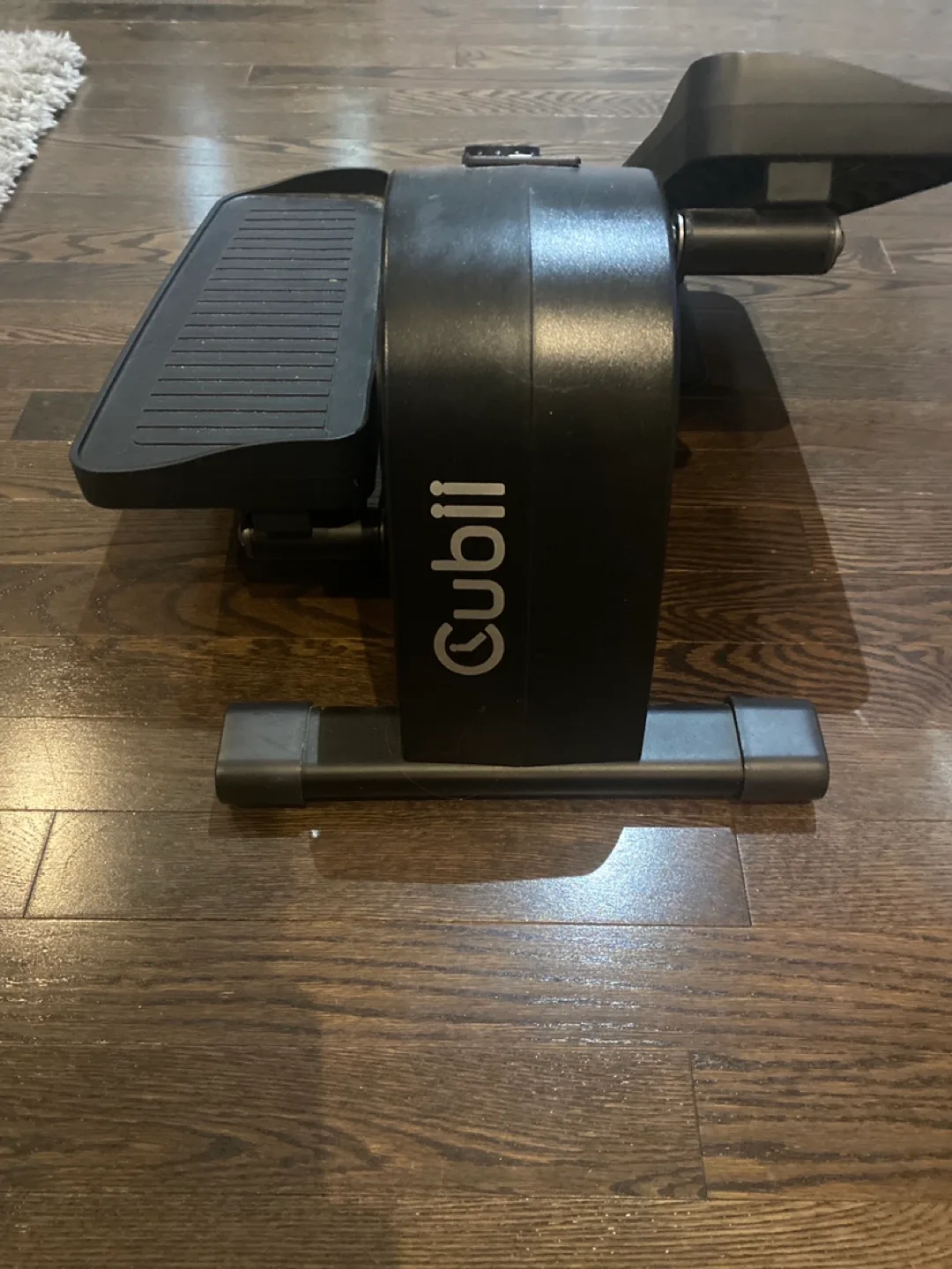 Cubii Jr. Under-Desk Elliptical – Quiet & Low Impact image indicator(2)