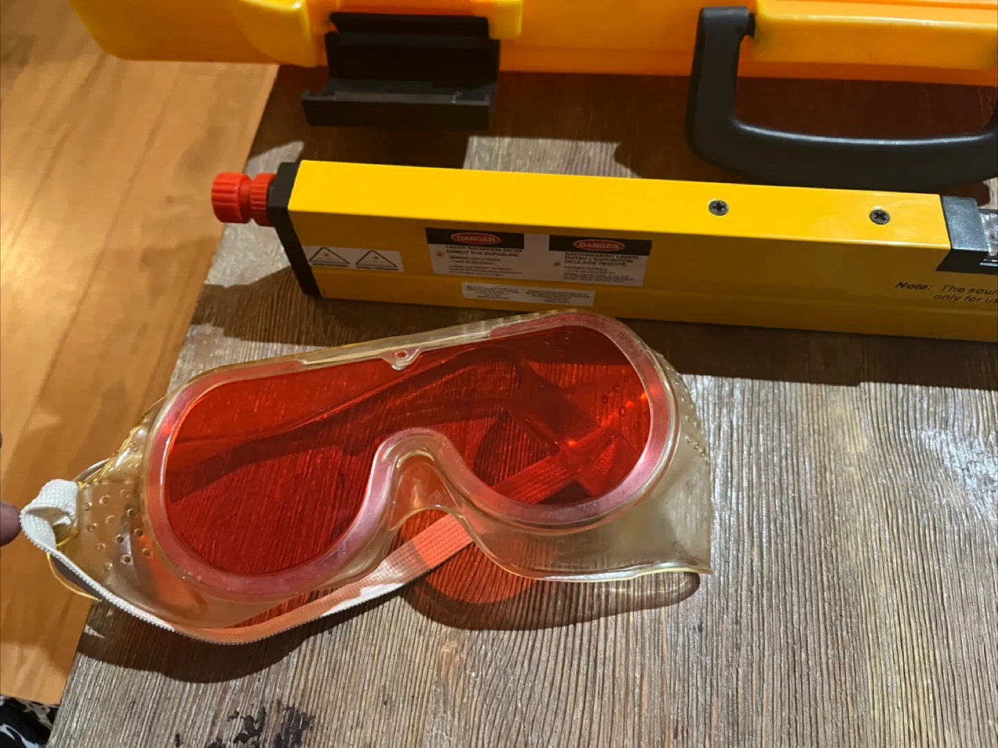 Johnson Level & Tool Hot Shot Laser Level Kit image indicator(9)