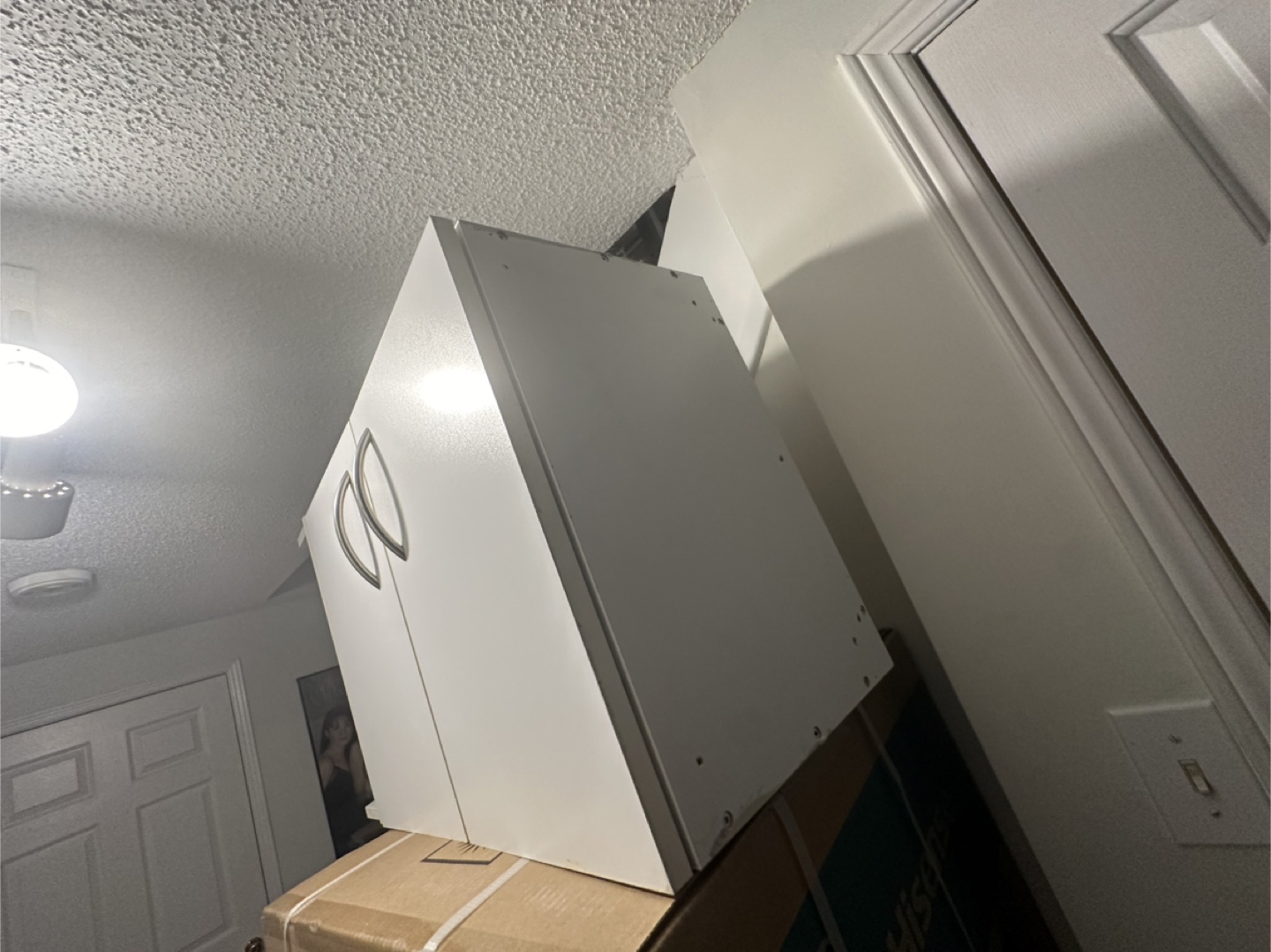 White Cabinet - Set of 1 - photo 3