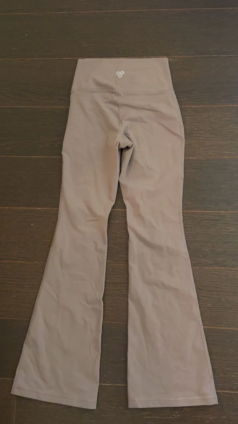TnAction Flare Light Brown Leggings image indicator(2)
