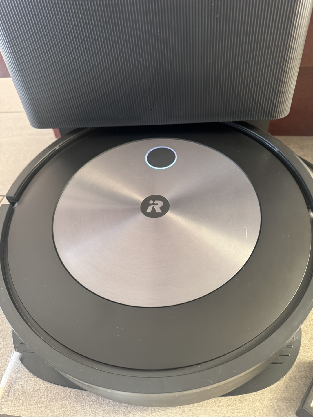 iRobot Roomba j7+ Robot Vacuum - fully serviced! - photo 2