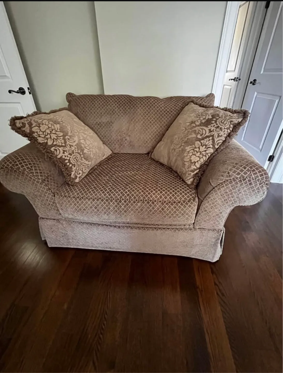 3 Piece Beige Sofa Set image indicator(4)