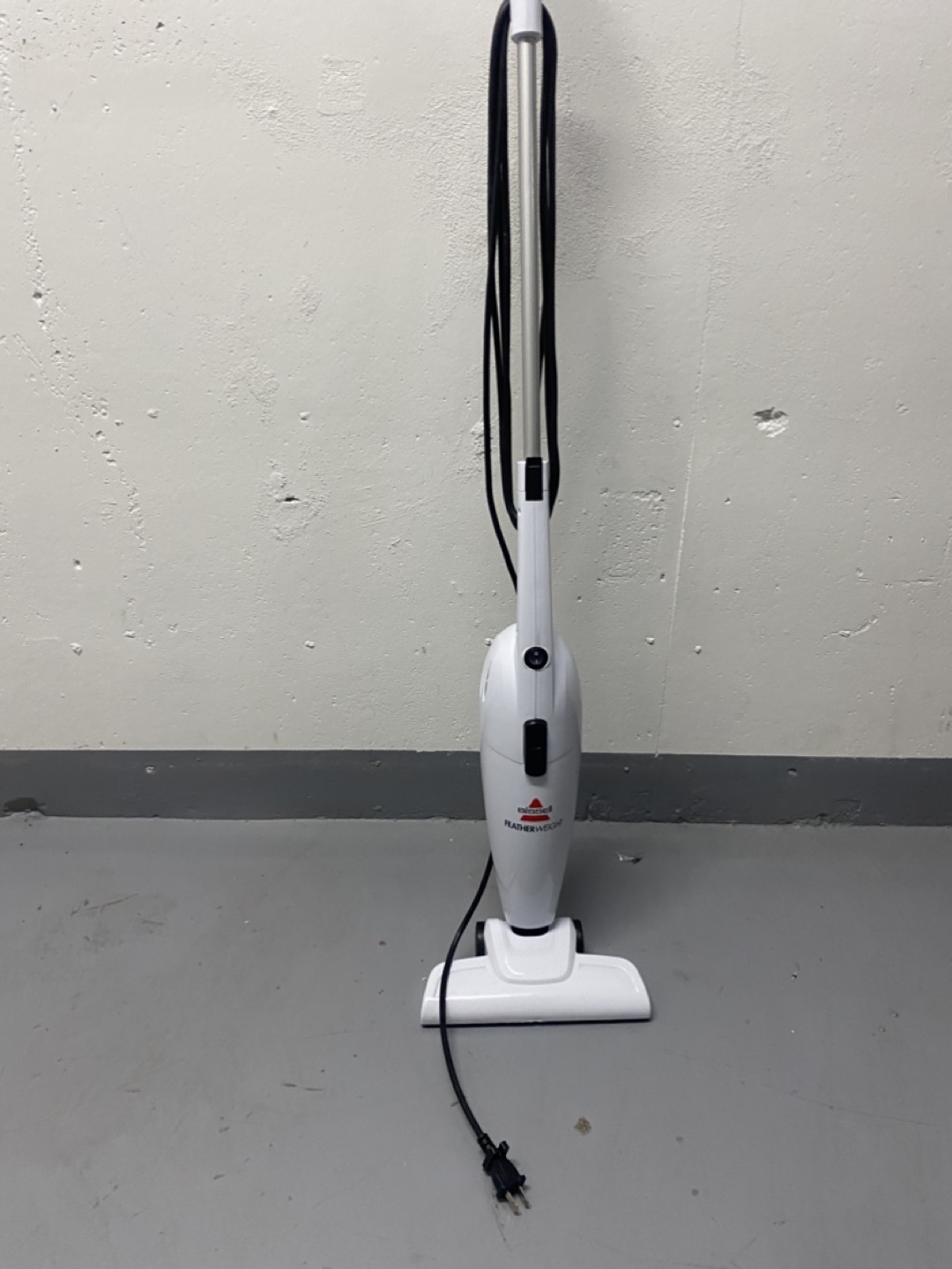 Bissell Featherweight Stick Vacuum - photo 4