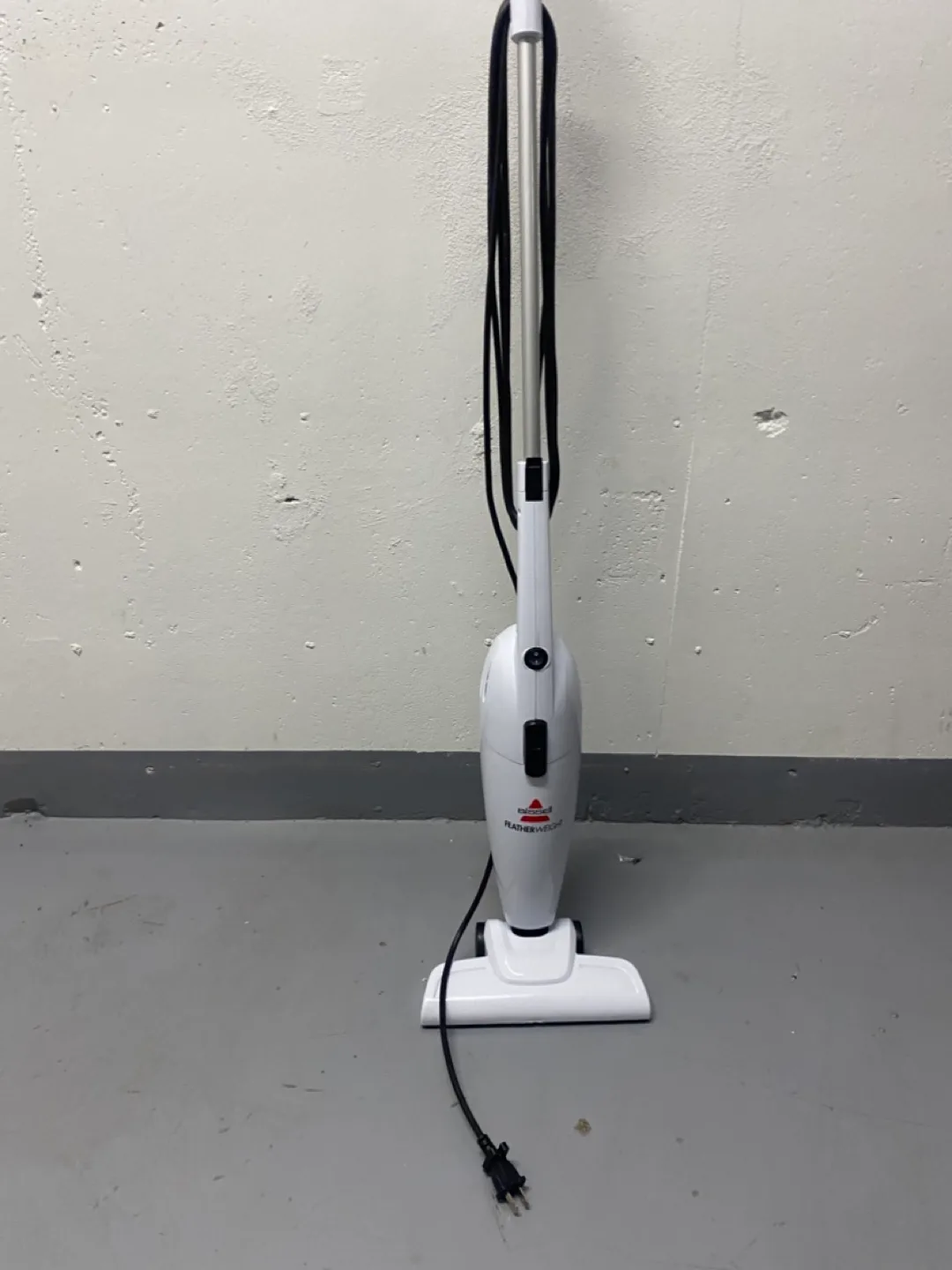 Bissell Featherweight Stick Vacuum image indicator(4)