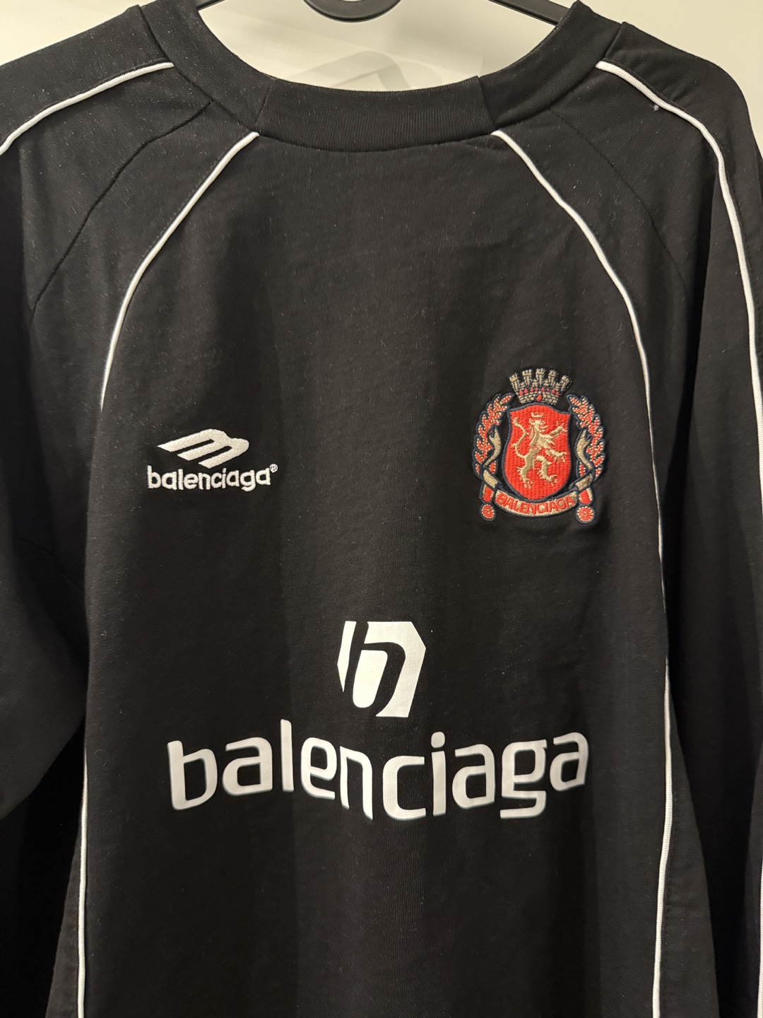 Balenciaga long sleeve sweater - photo 2