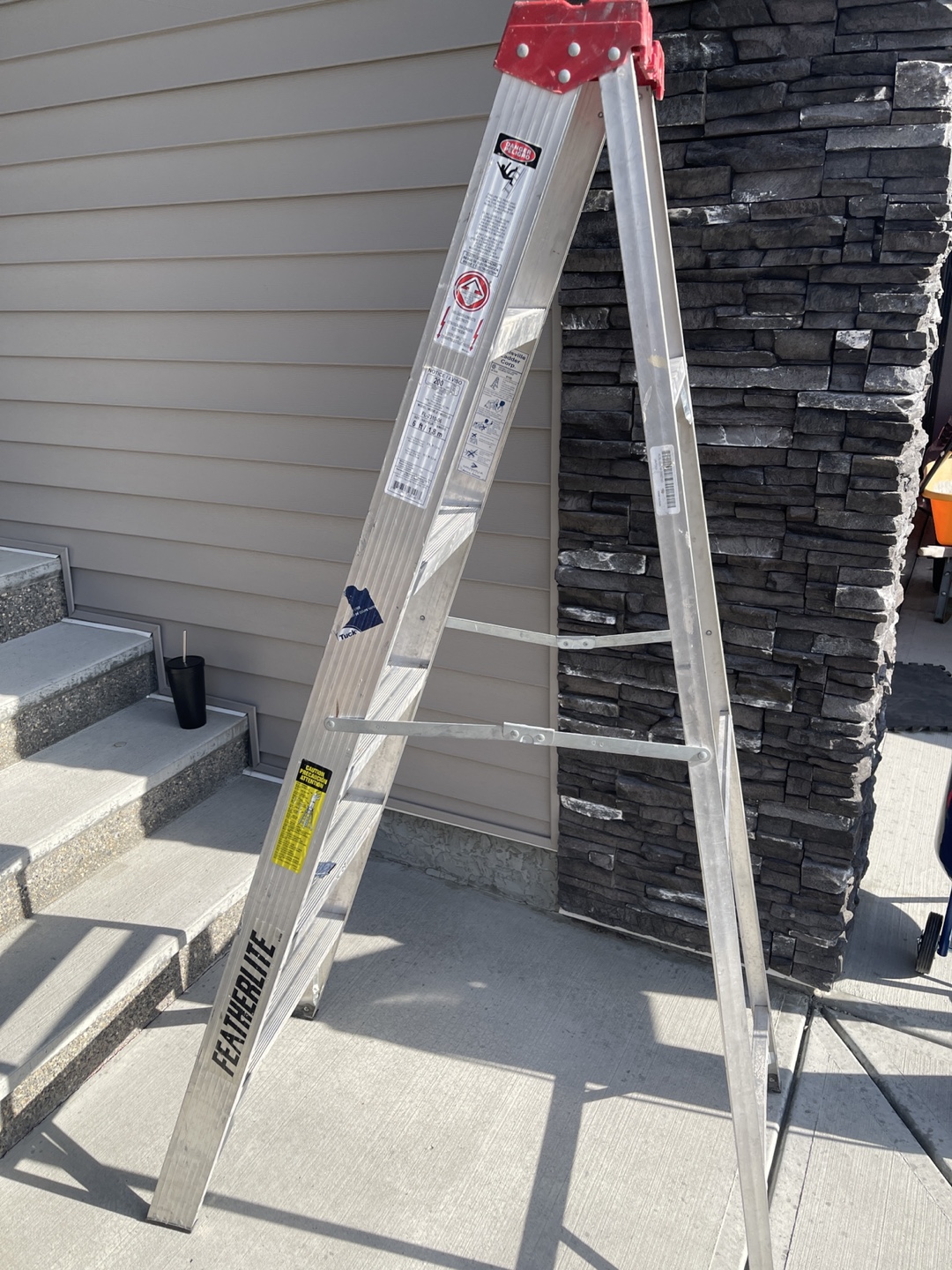 Featherlite 6ft Aluminum Step Ladder