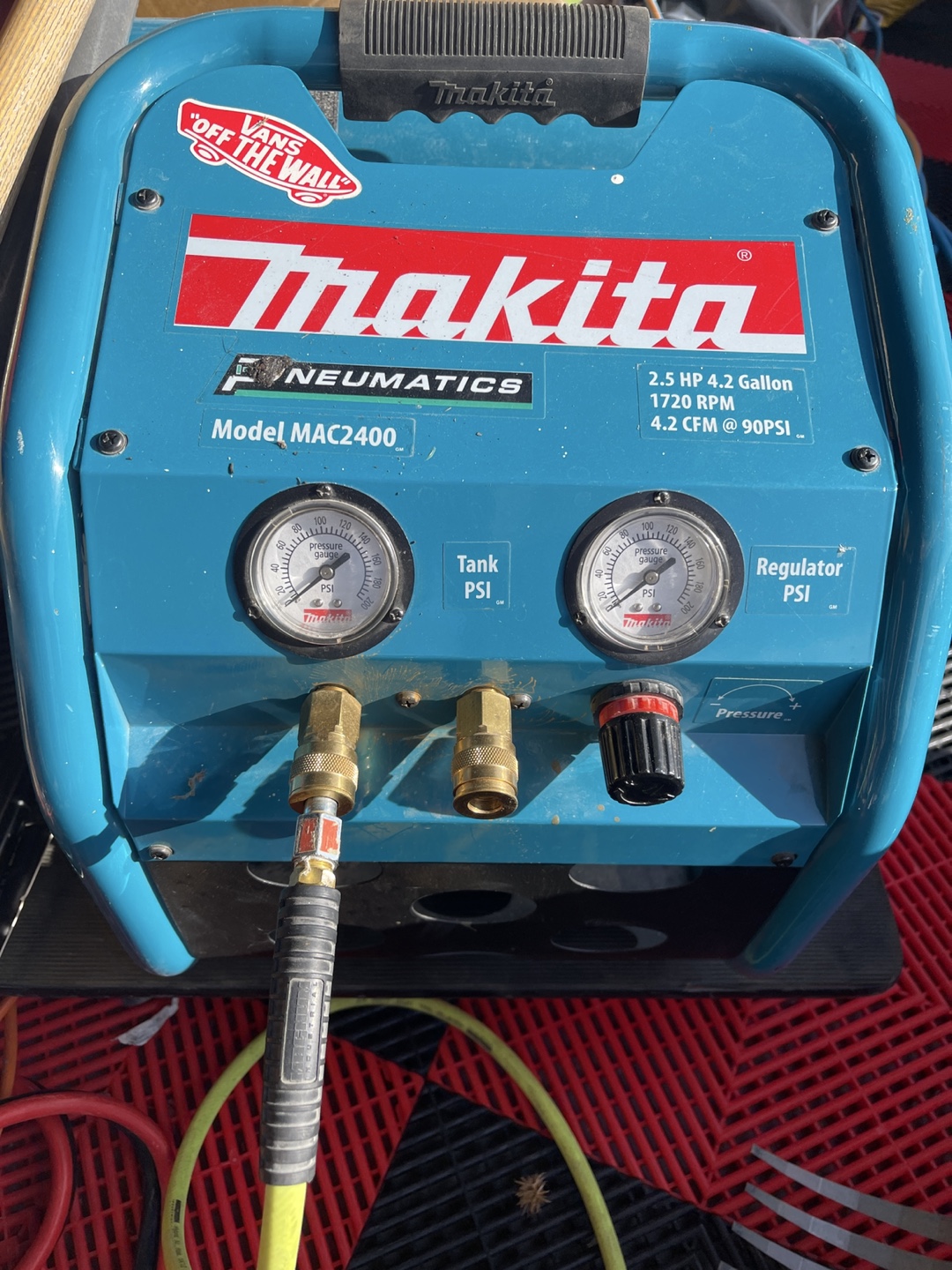 Makita MAC2400 2.5 HP 4.2 Gallon Air Compressor