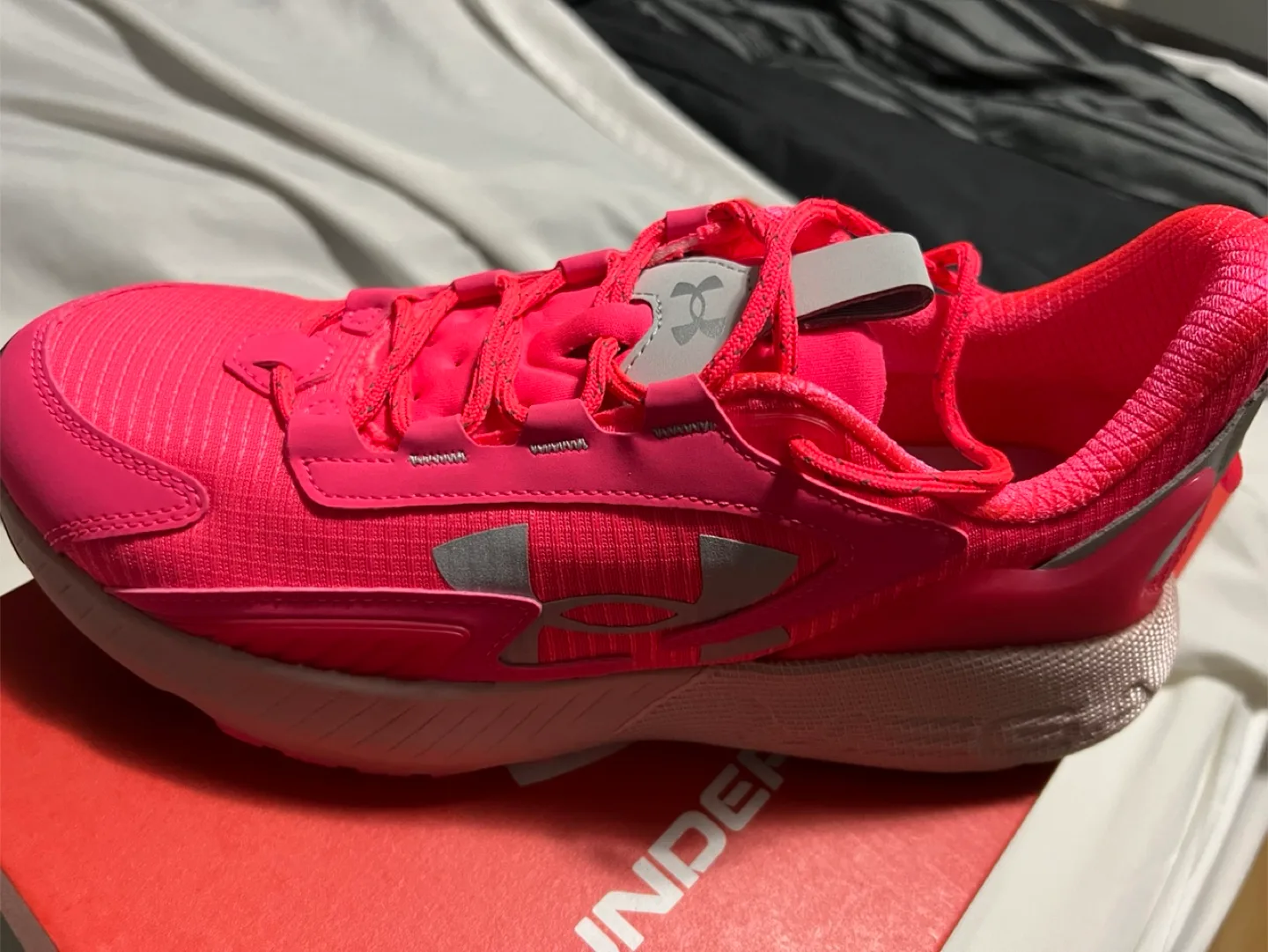 Under Armour Men's Hovr Shoes image indicator(3)