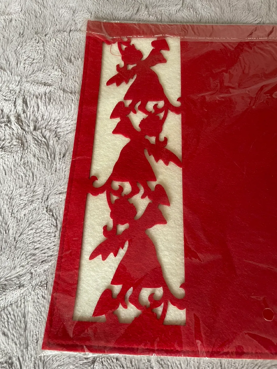 Set of Red Felt Placemats with Garlands 🧡 thumbnail