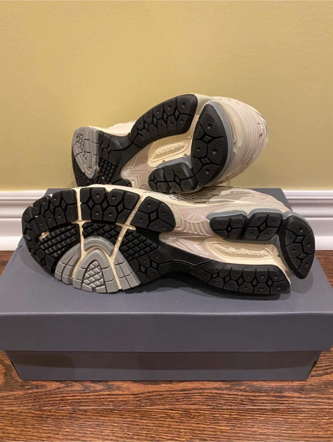 New Balance 1906r Size 9.5 *NEW* image indicator(5)