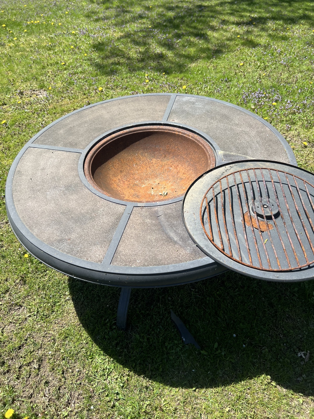 Outdoor Fire Pit with Grill