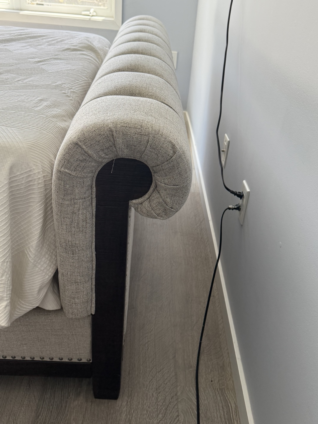Beautiful Hillcott Queen Bed Frame – Ashley Furniture - photo 4