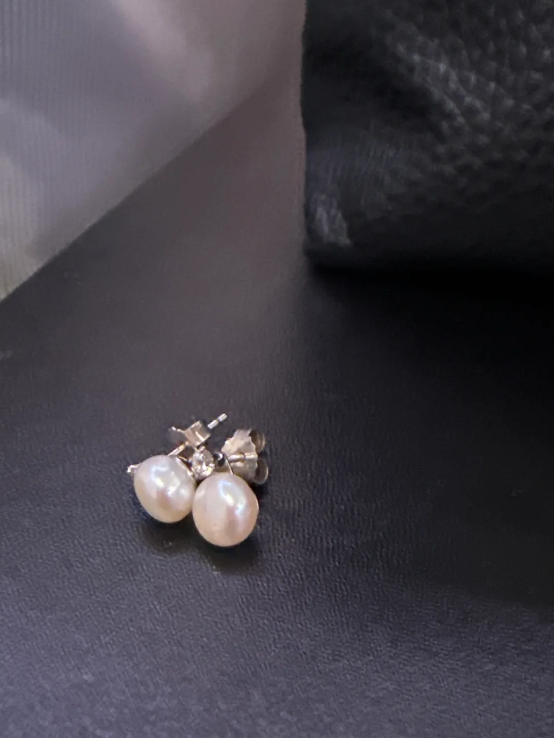 Elegant Pearl and Diamond Stud Earrings thumbnail