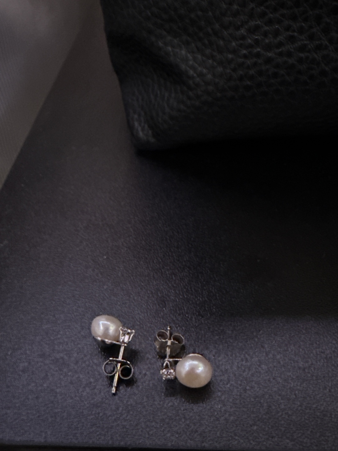 Elegant Pearl and Diamond Stud Earrings - photo 2