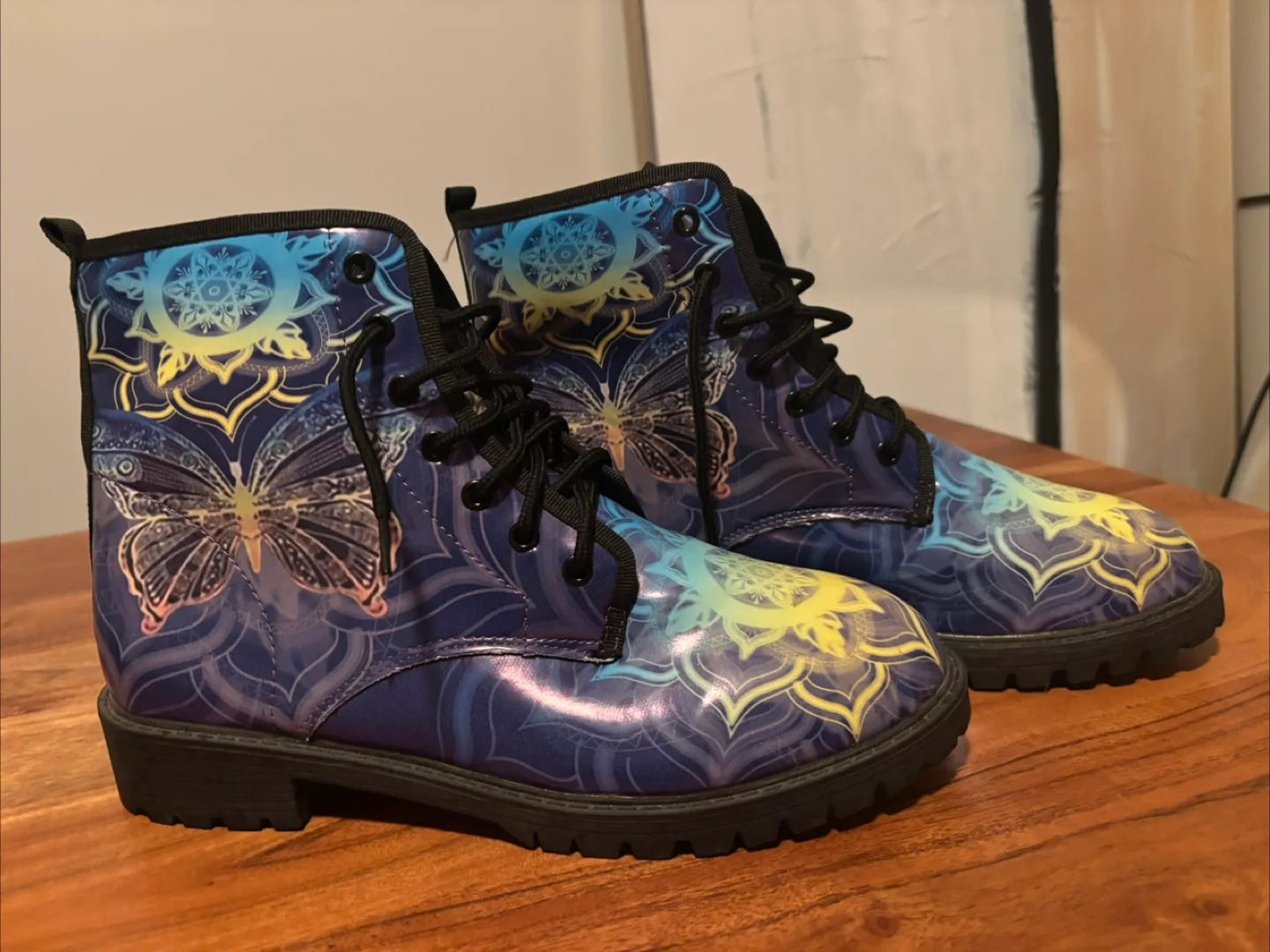 Women's Mandala & Butterfly Print Lace-Up Boots thumbnail