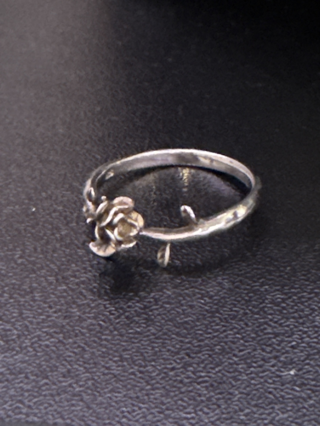 Delicate sterling silver rose ring