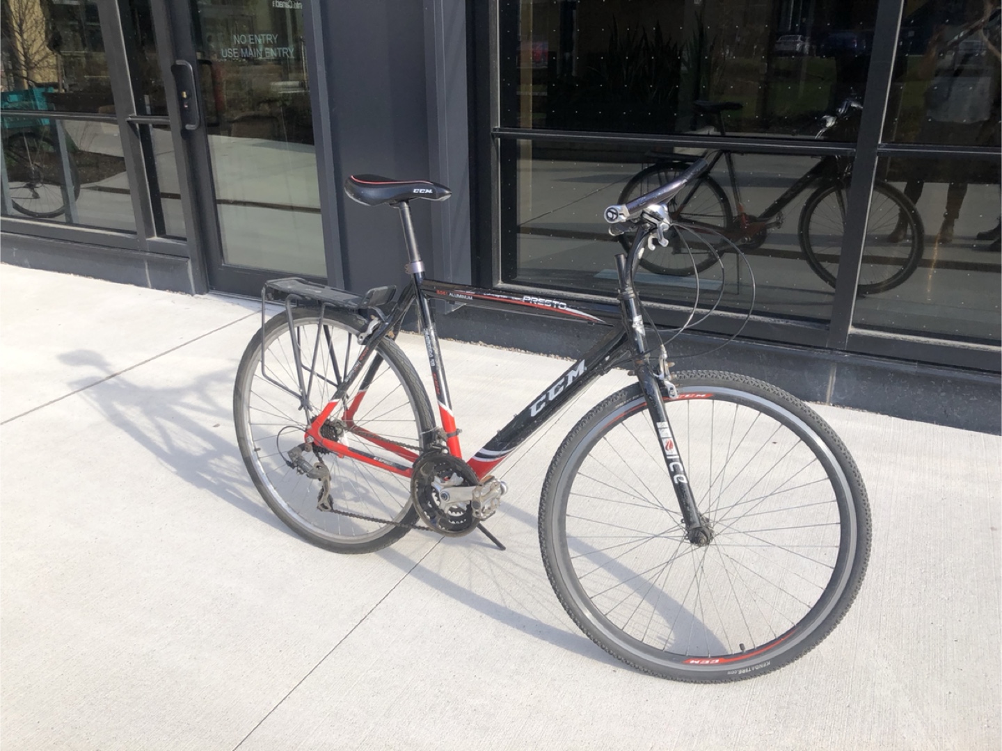 CCM Presto Hybrid Bike - Medium/Large Frame