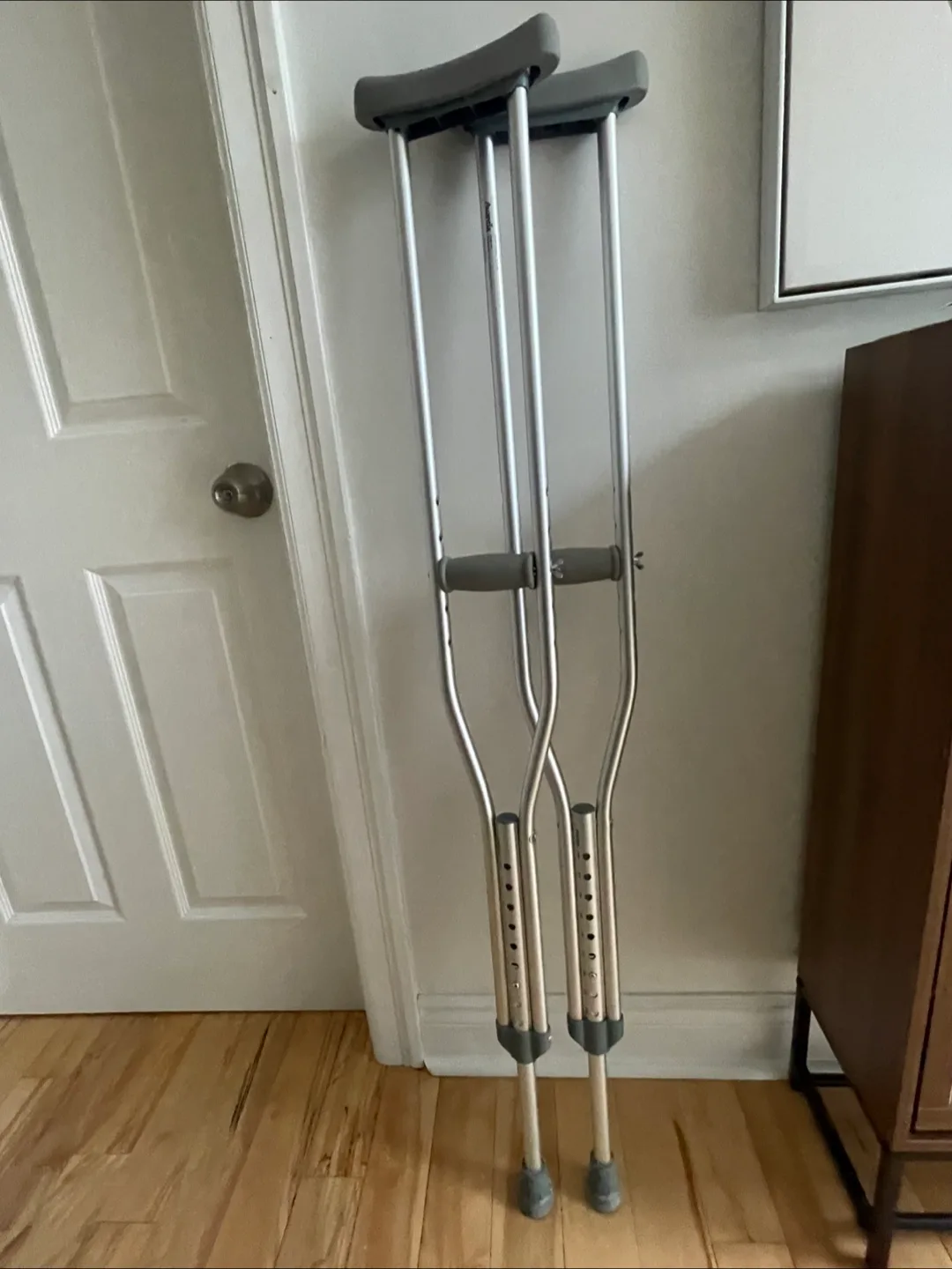 Pair of Adjustable Crutches thumbnail