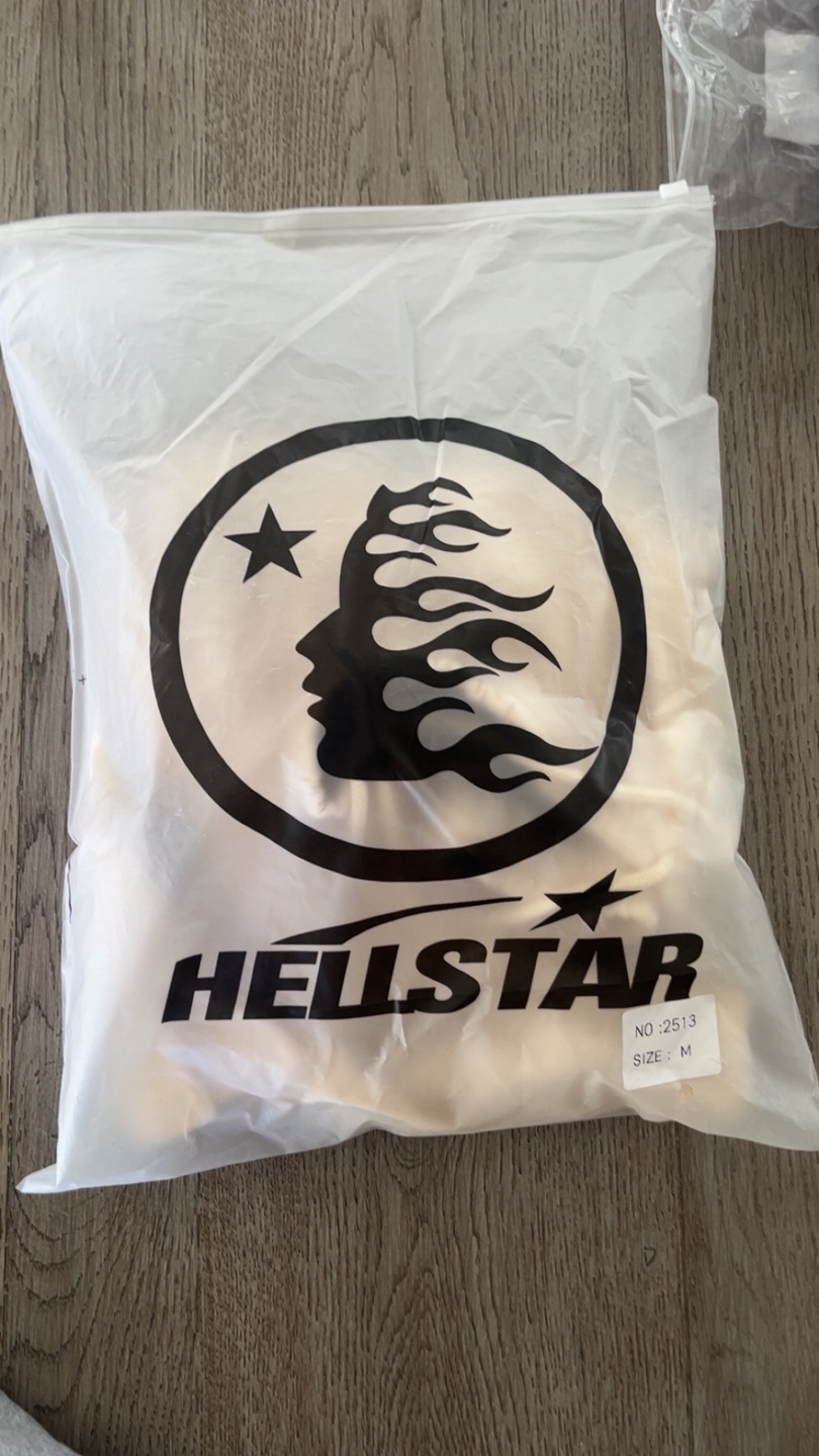Hellstar White Shorts - photo 3