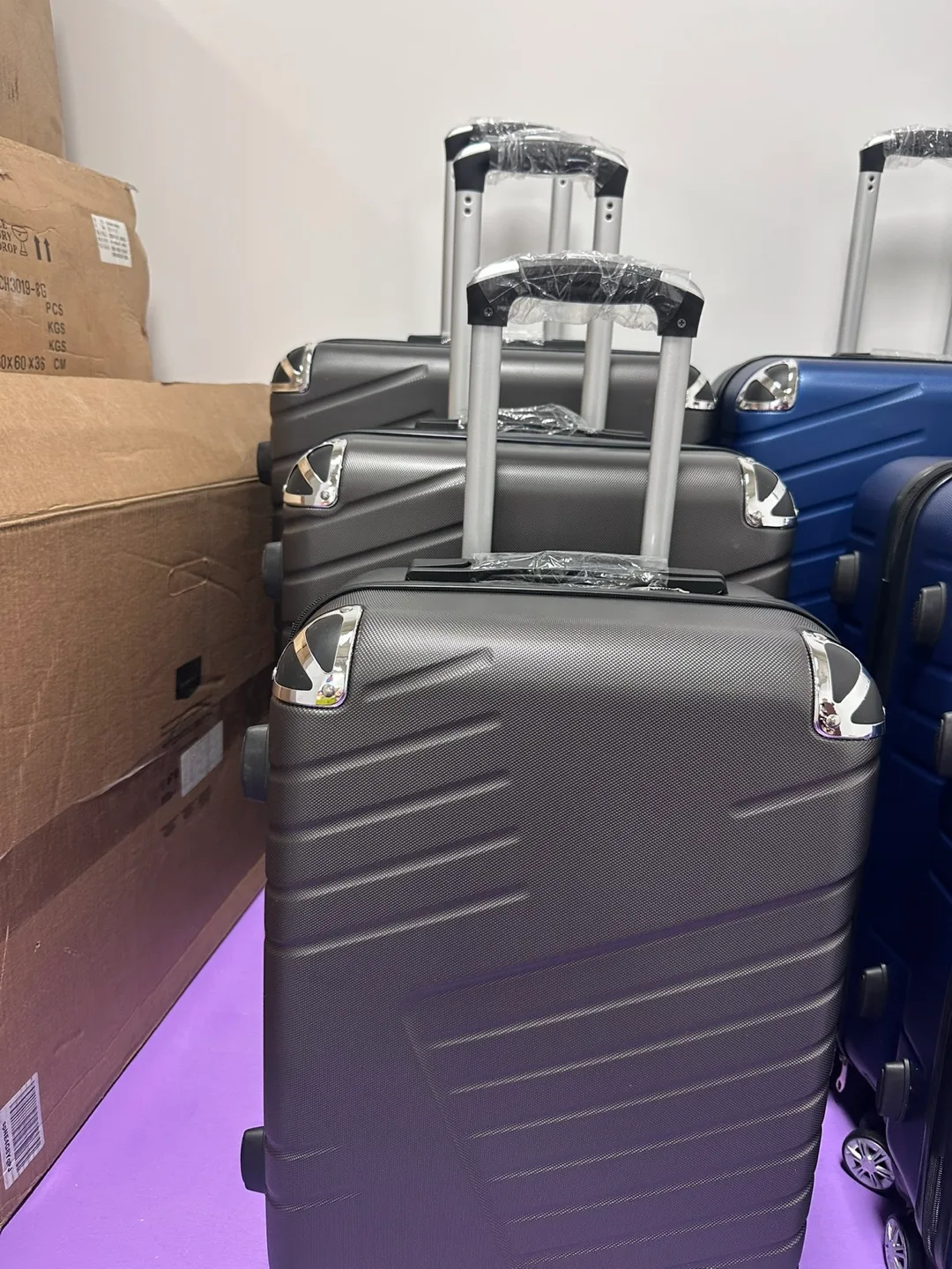 Set of Rolling Suitcases - Various Colors image indicator(4)