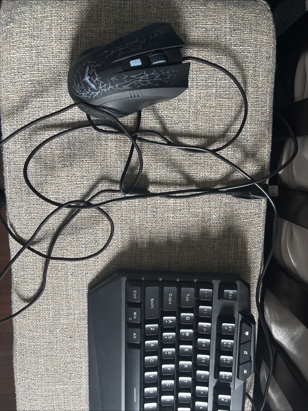 Havic Wired Keyboard and Mouse Combo image indicator(2)