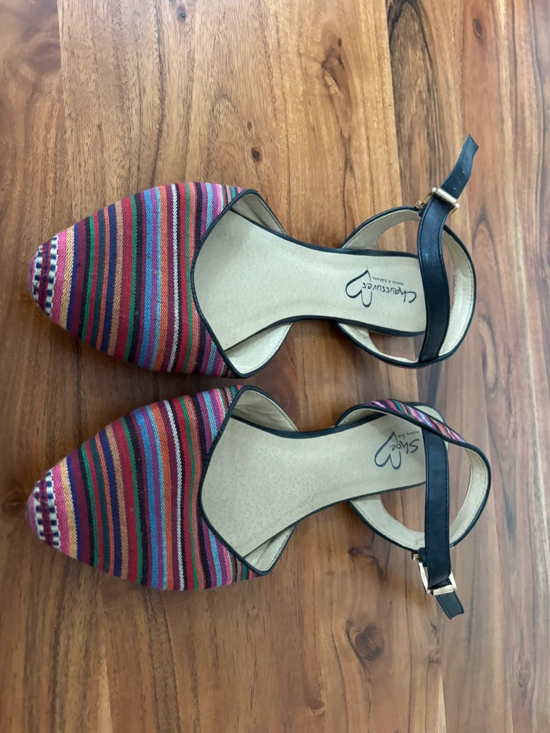 Chaussures Women's Multicoloured Striped Sandals thumbnail