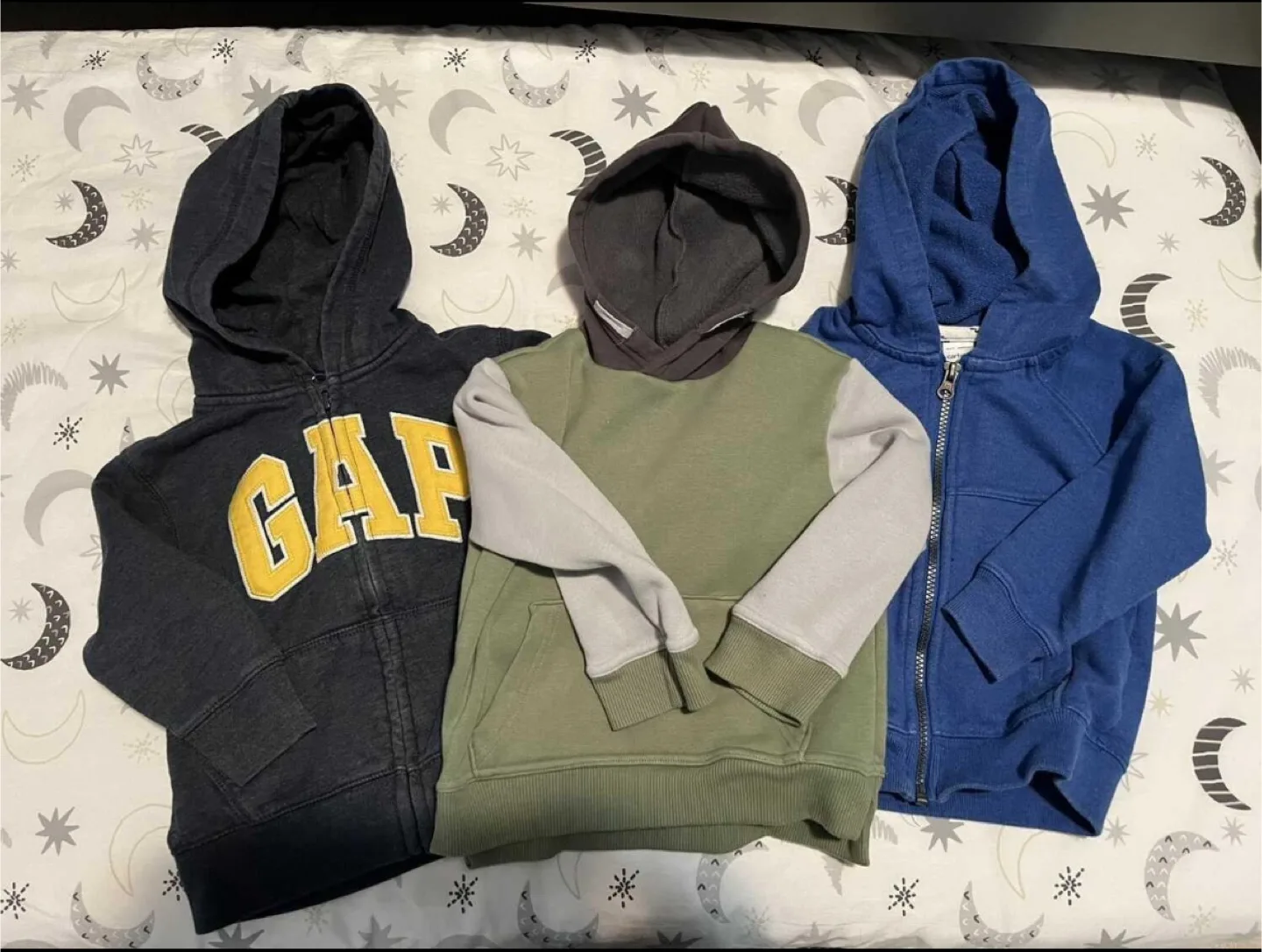2T sweater lot thumbnail