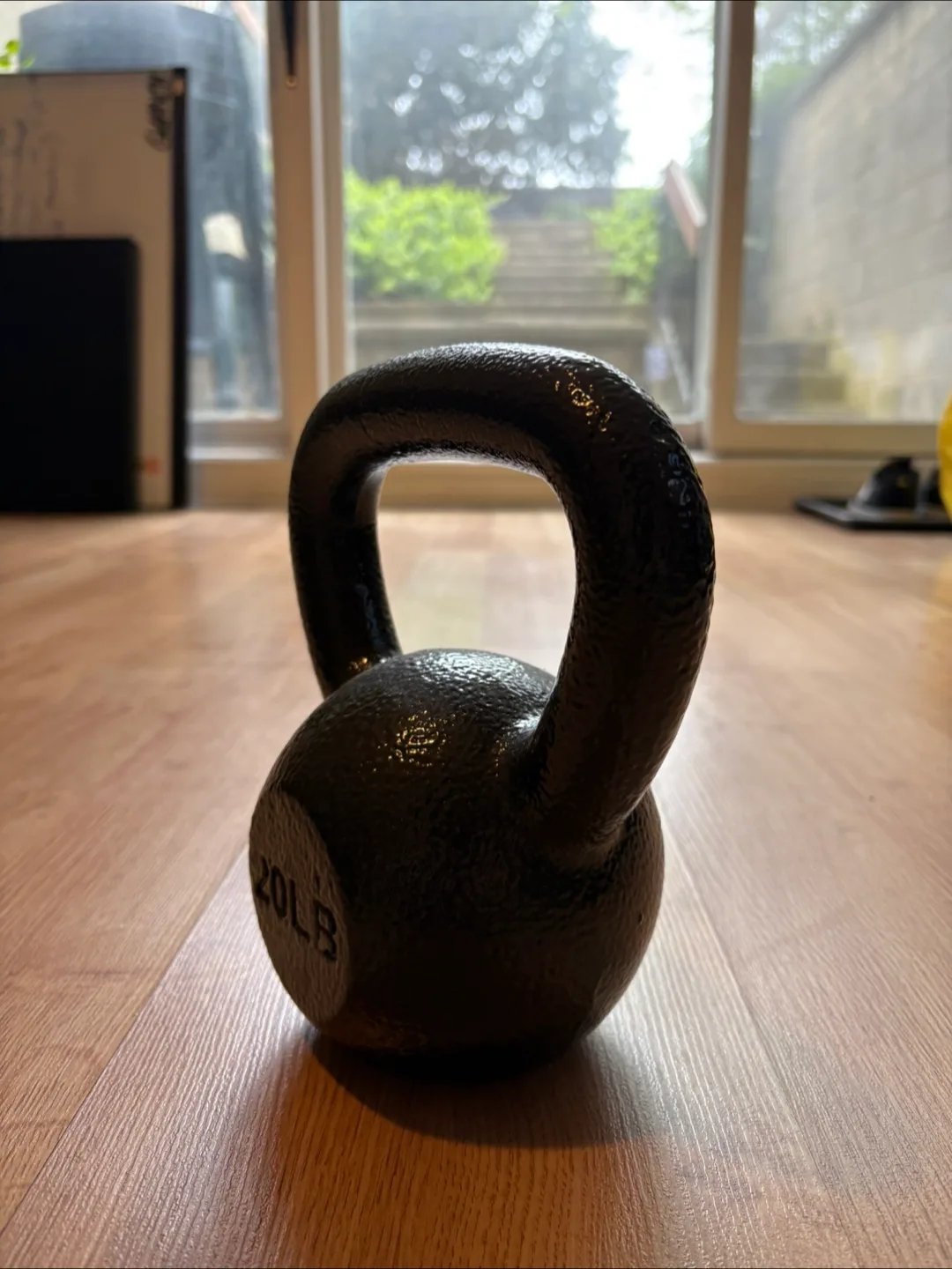 Amazon Basics 20lb Kettlebell – Great Condition thumbnail