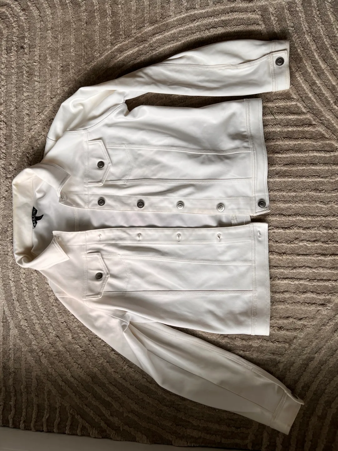 White Jacket thumbnail