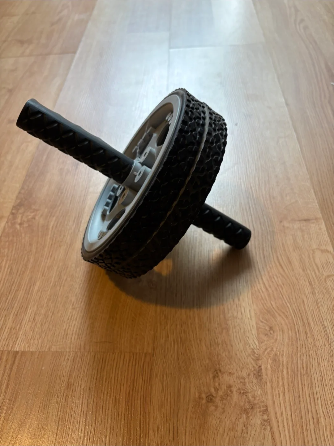 Men’s Health Ab Roller – Sturdy & Effective thumbnail
