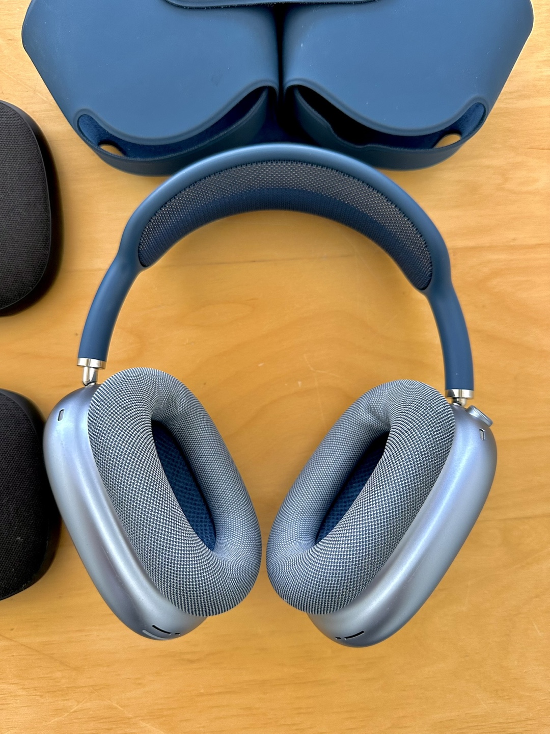 Apple AirPods Max Headphones - Sky Blue - photo 2