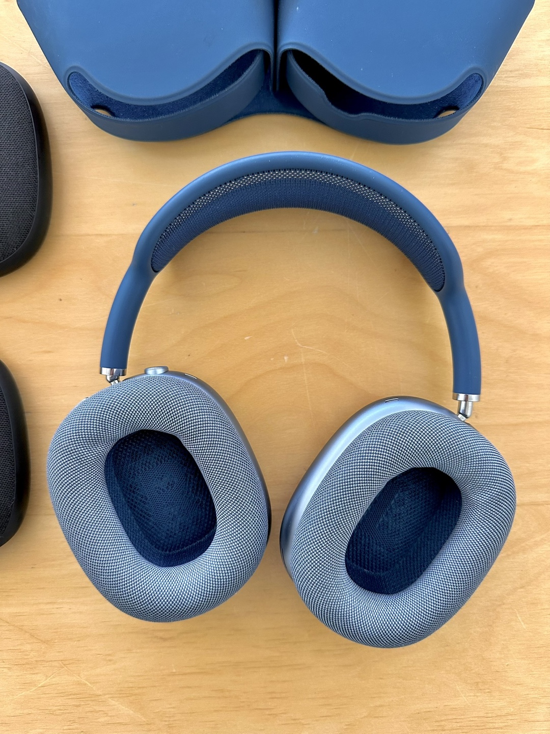 Apple AirPods Max Headphones - Sky Blue - photo 3
