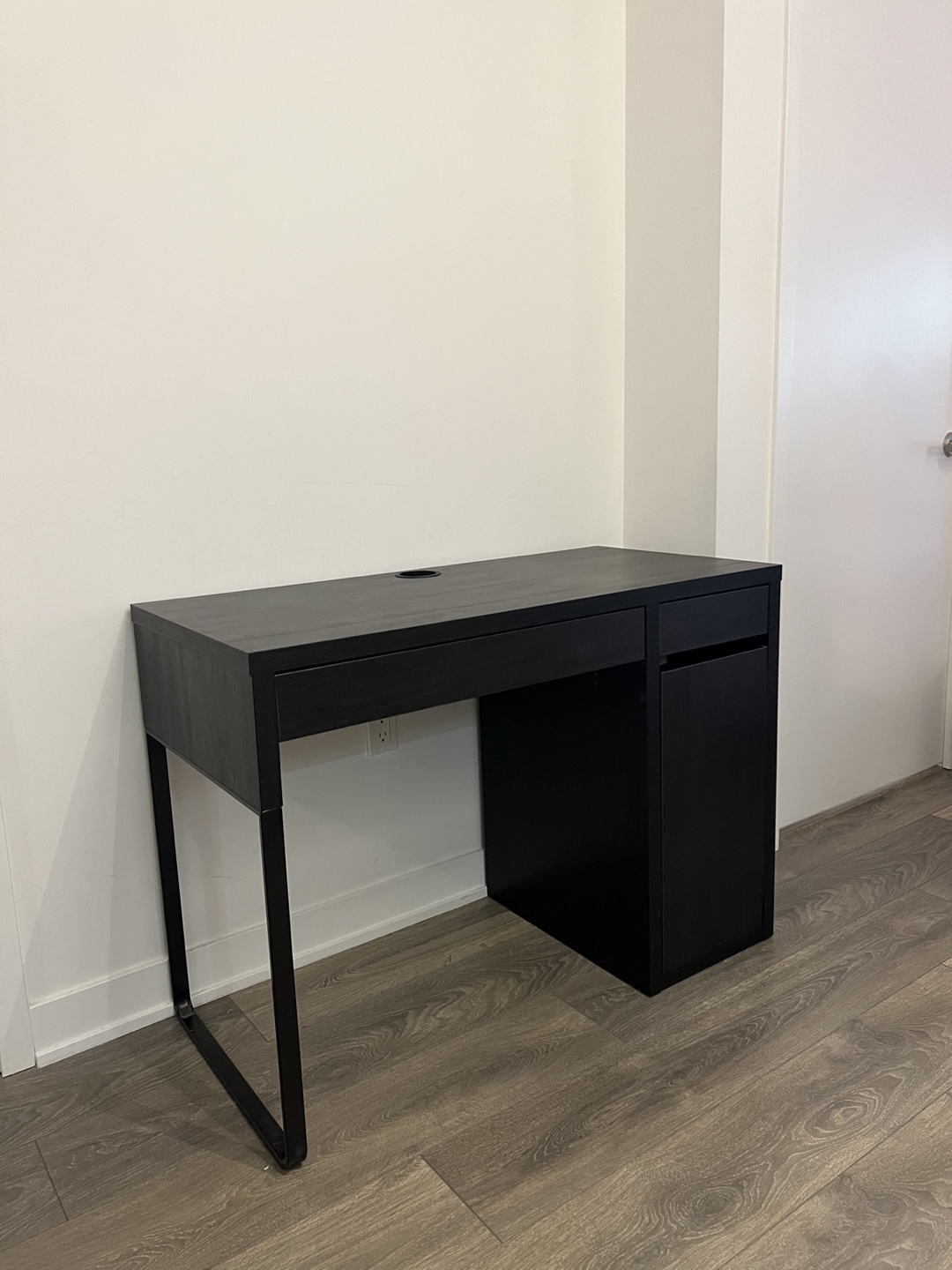 IKEA MICKE Desk - Black-Brown - photo 3