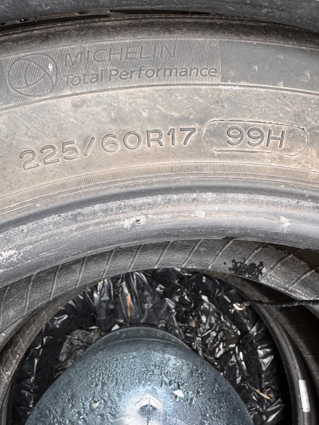 Used Michelin Total Performance 225/60R17 99H Tires - photo 5