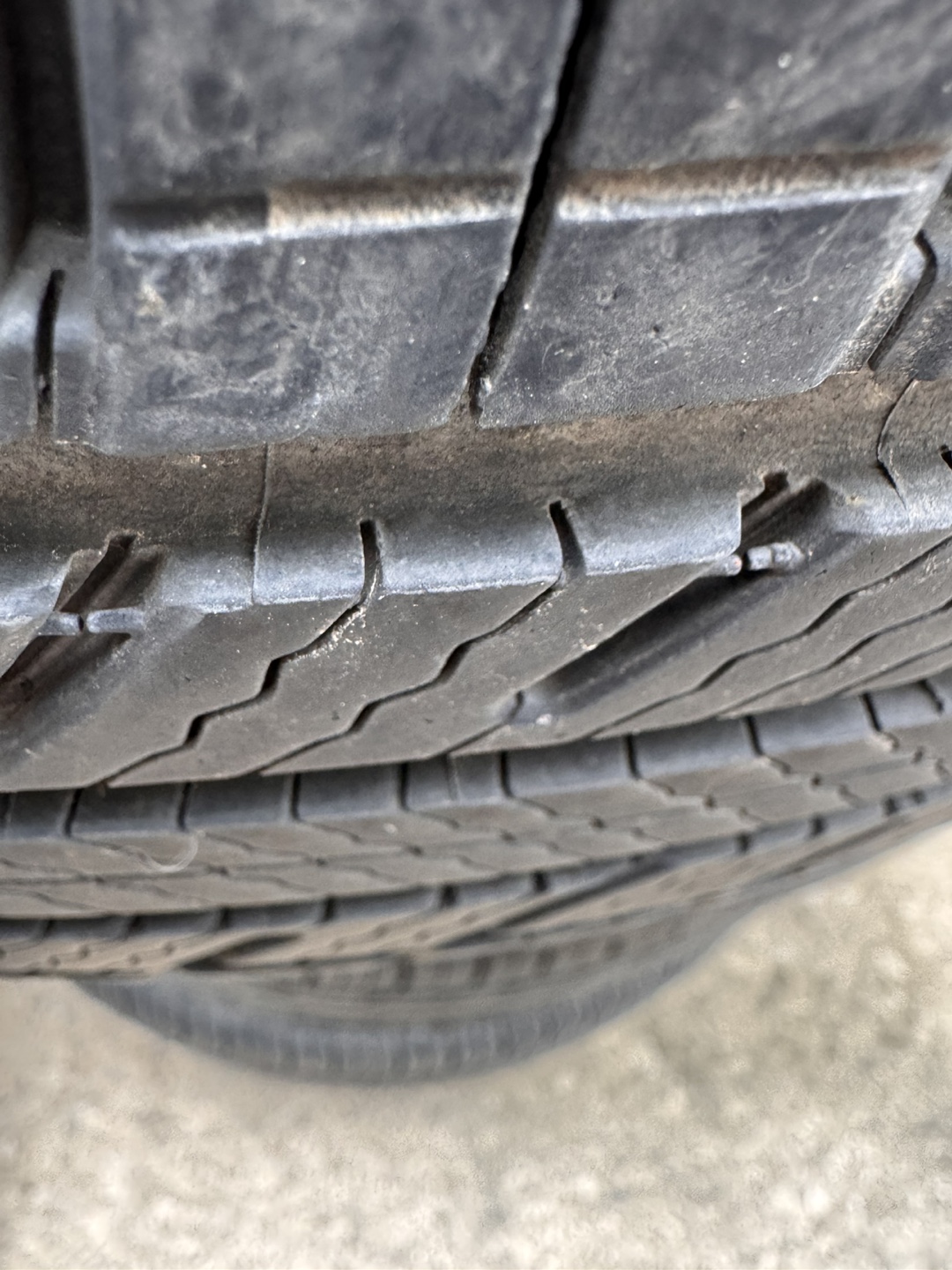 Used Michelin Total Performance 225/60R17 99H Tires - photo 3