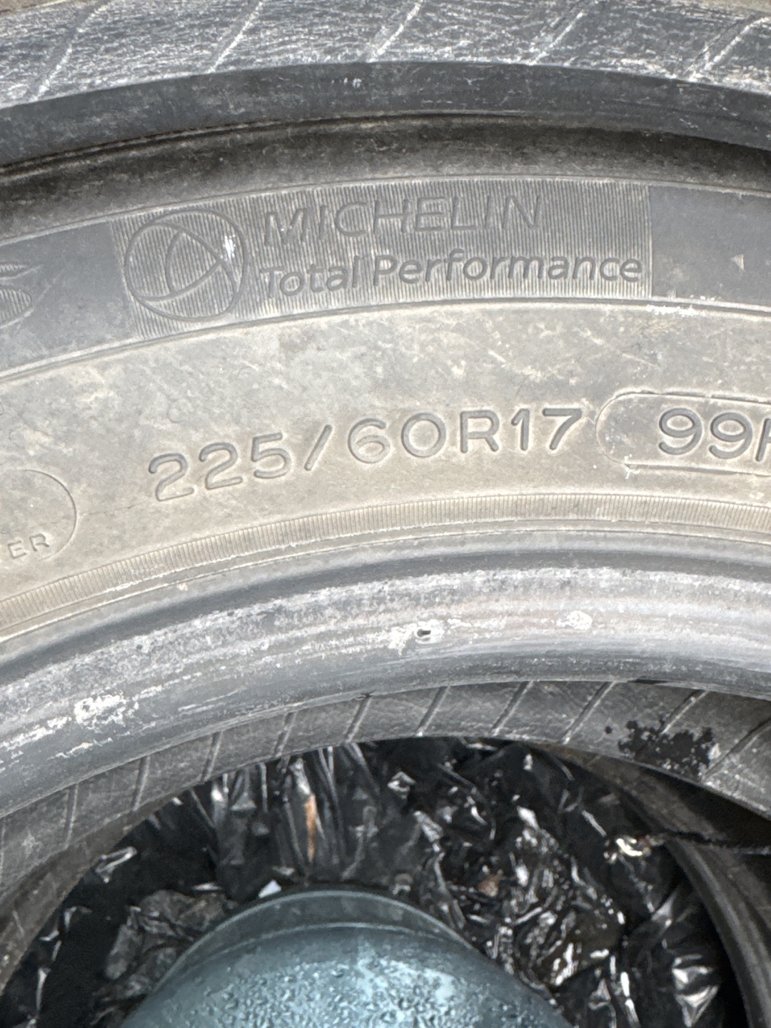 Used Michelin Total Performance 225/60R17 99H Tires