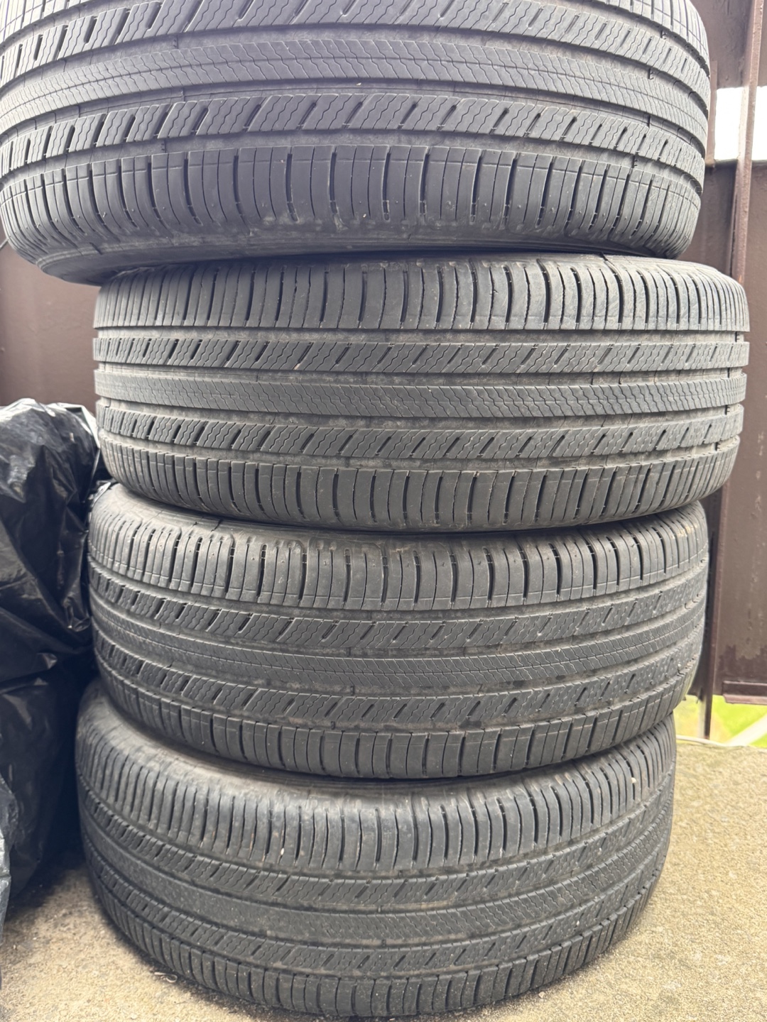 Used Michelin Total Performance 225/60R17 99H Tires - photo 4