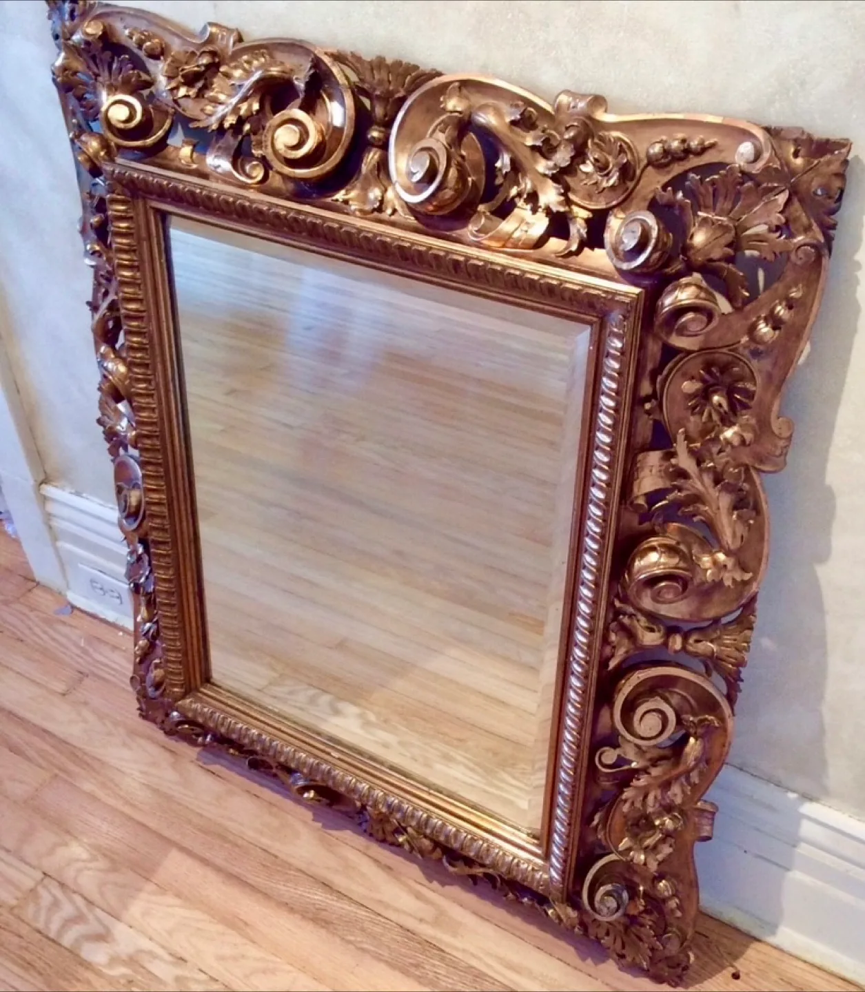 ⭐️Large wood Florentine scroll & acanthus framed antique mirror image indicator(2)