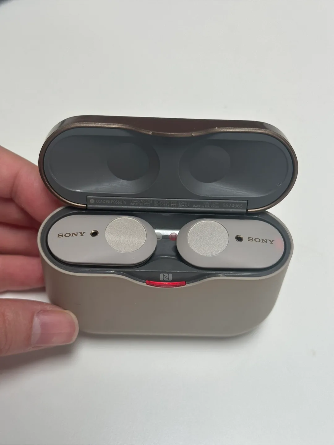 Sony WF-1000XM3 Noise Cancelling Earphones thumbnail