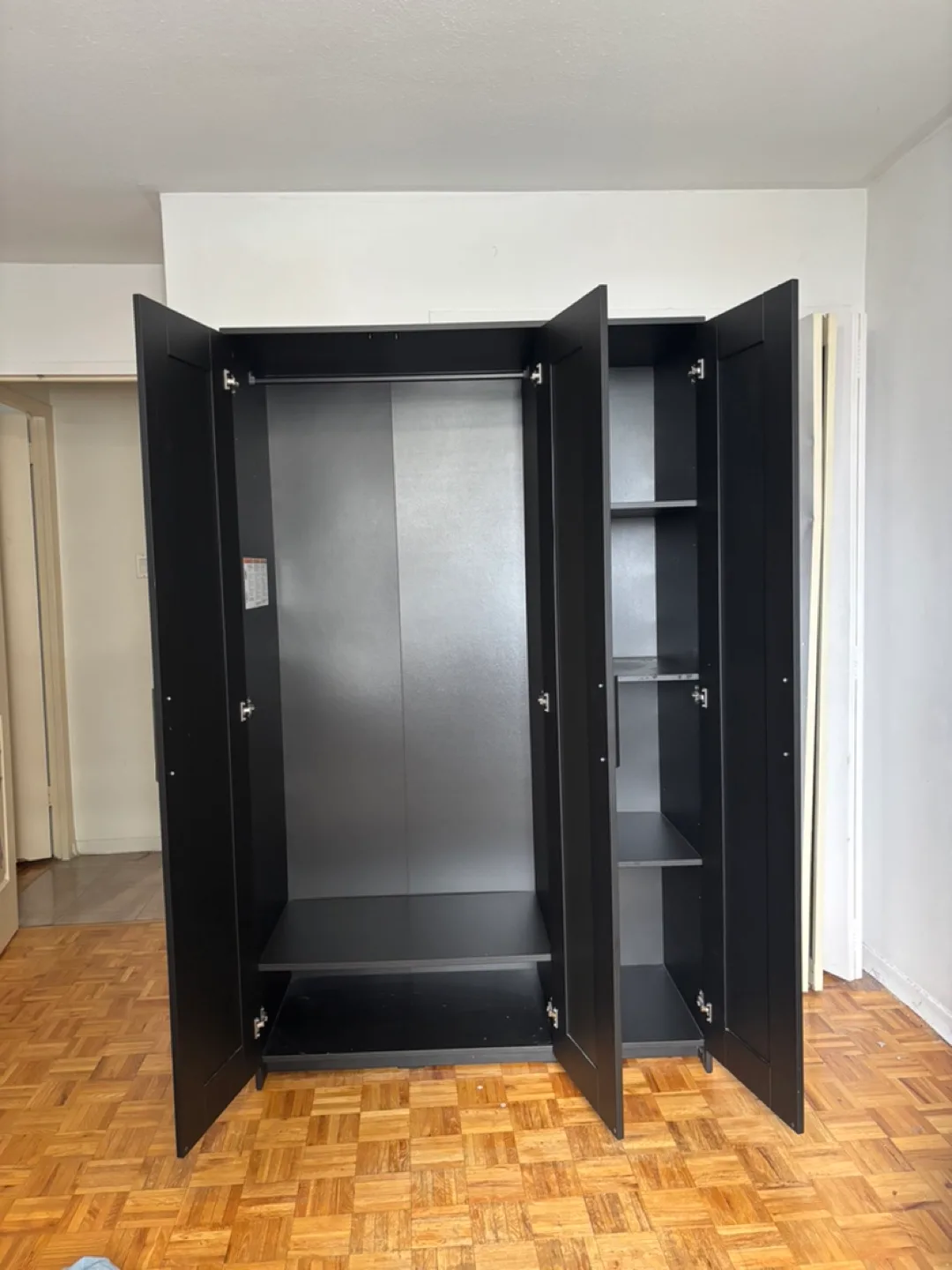 IKEA WARDROBE image indicator(2)