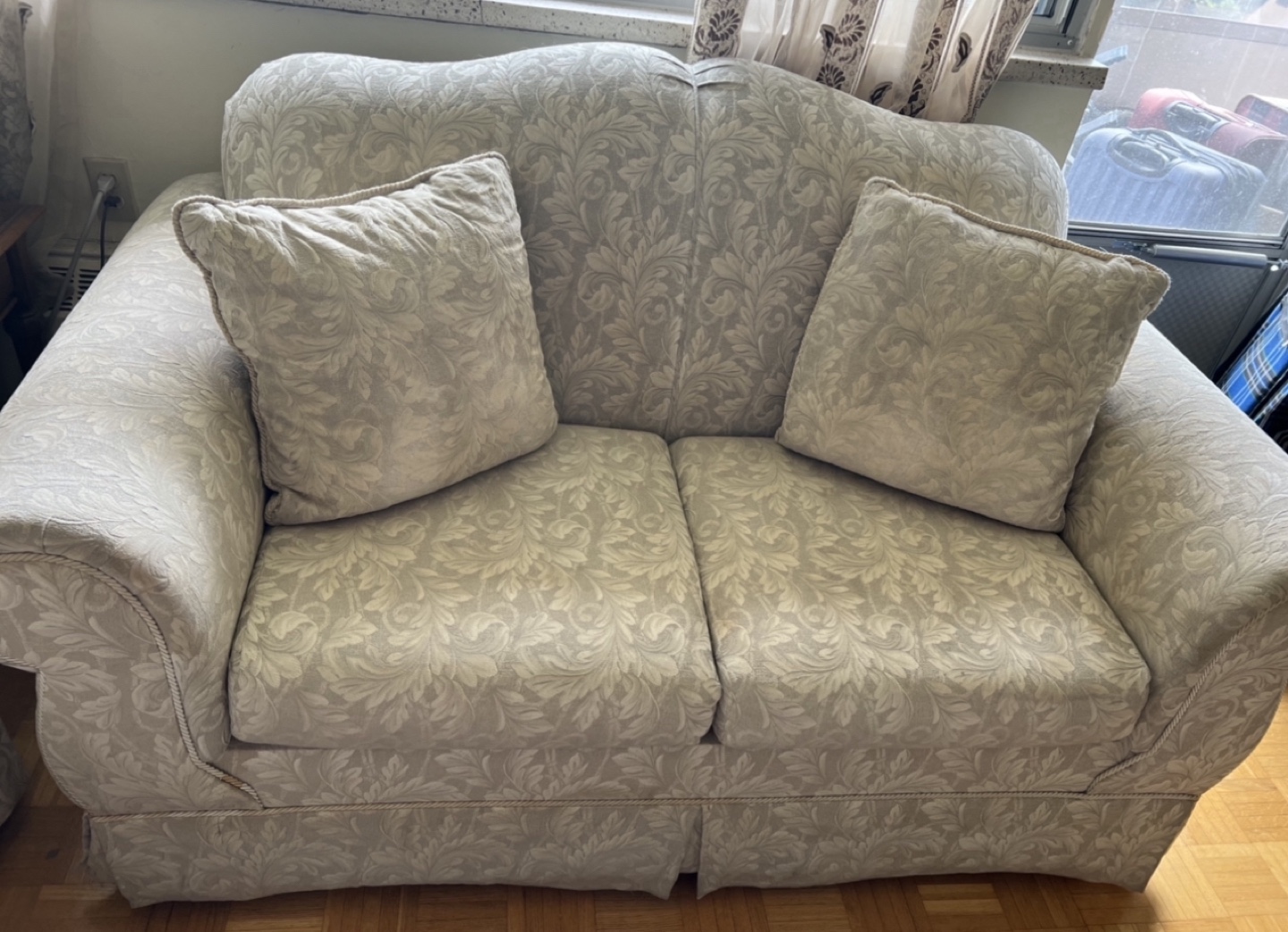 Great 3 piece Sofa-Super Comfortable & Strong - photo 3