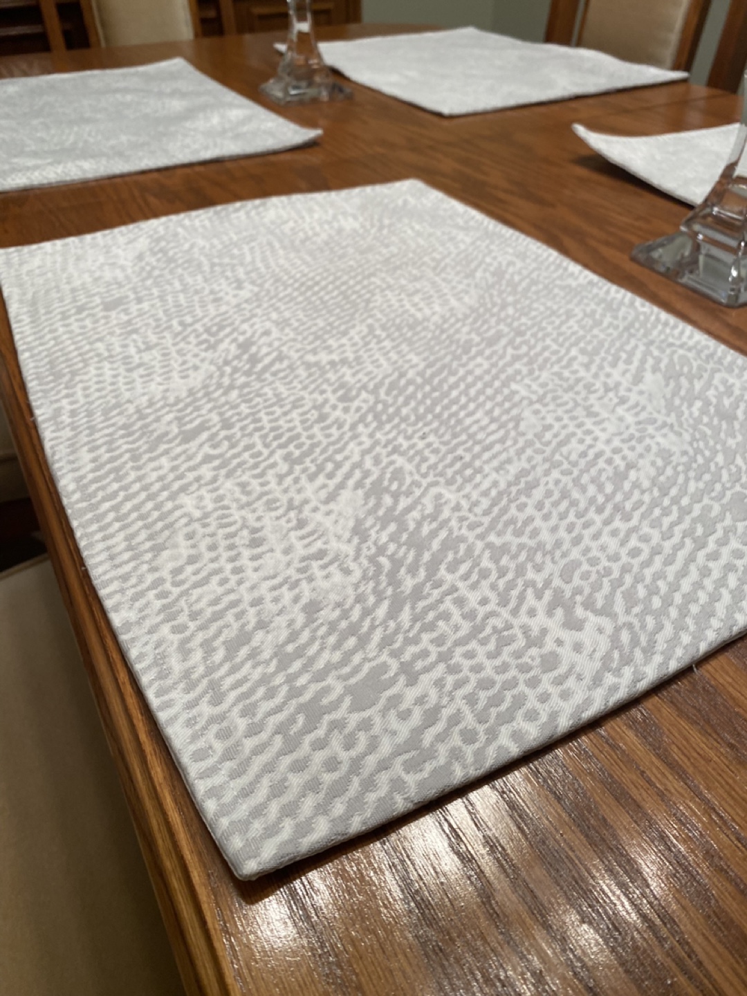 Set of Four Grey Leopard Print Placemats - photo 4