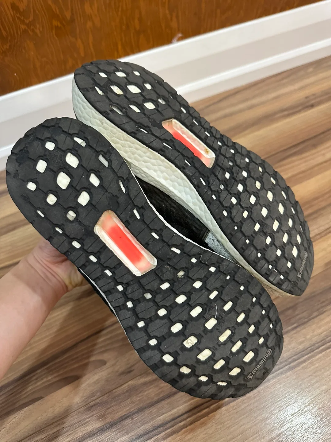 Men Adidas Ultraboost size 10US image indicator(7)