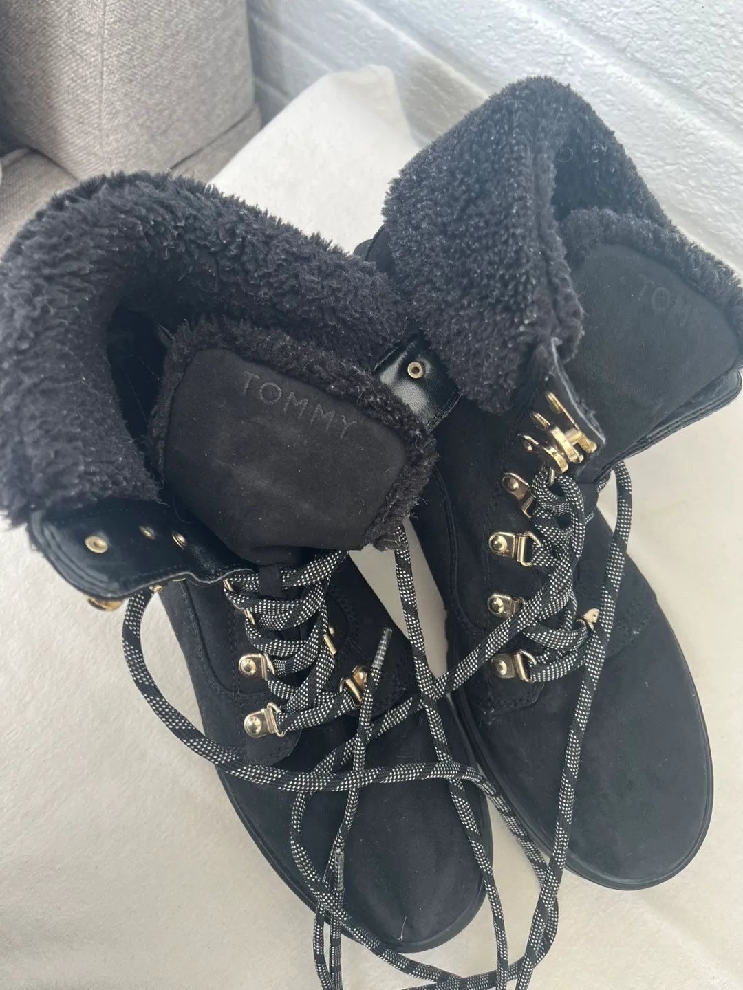 Tommy Hilfiger Black Boots - Size 7M image indicator(2)