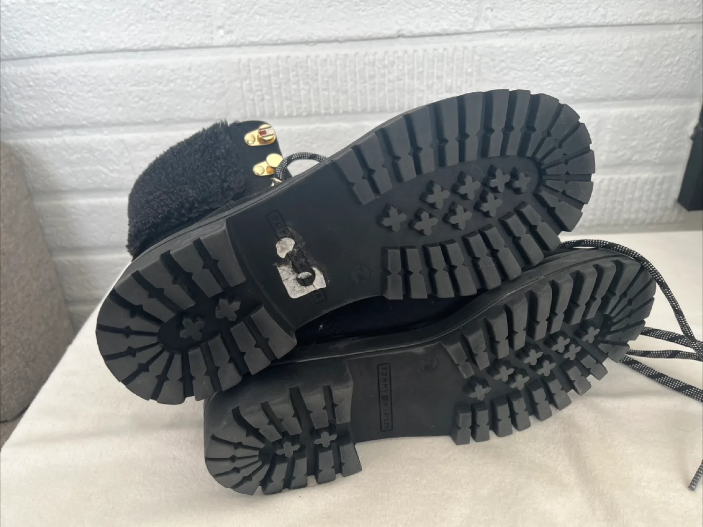 Tommy Hilfiger Black Boots - Size 7M image indicator(3)