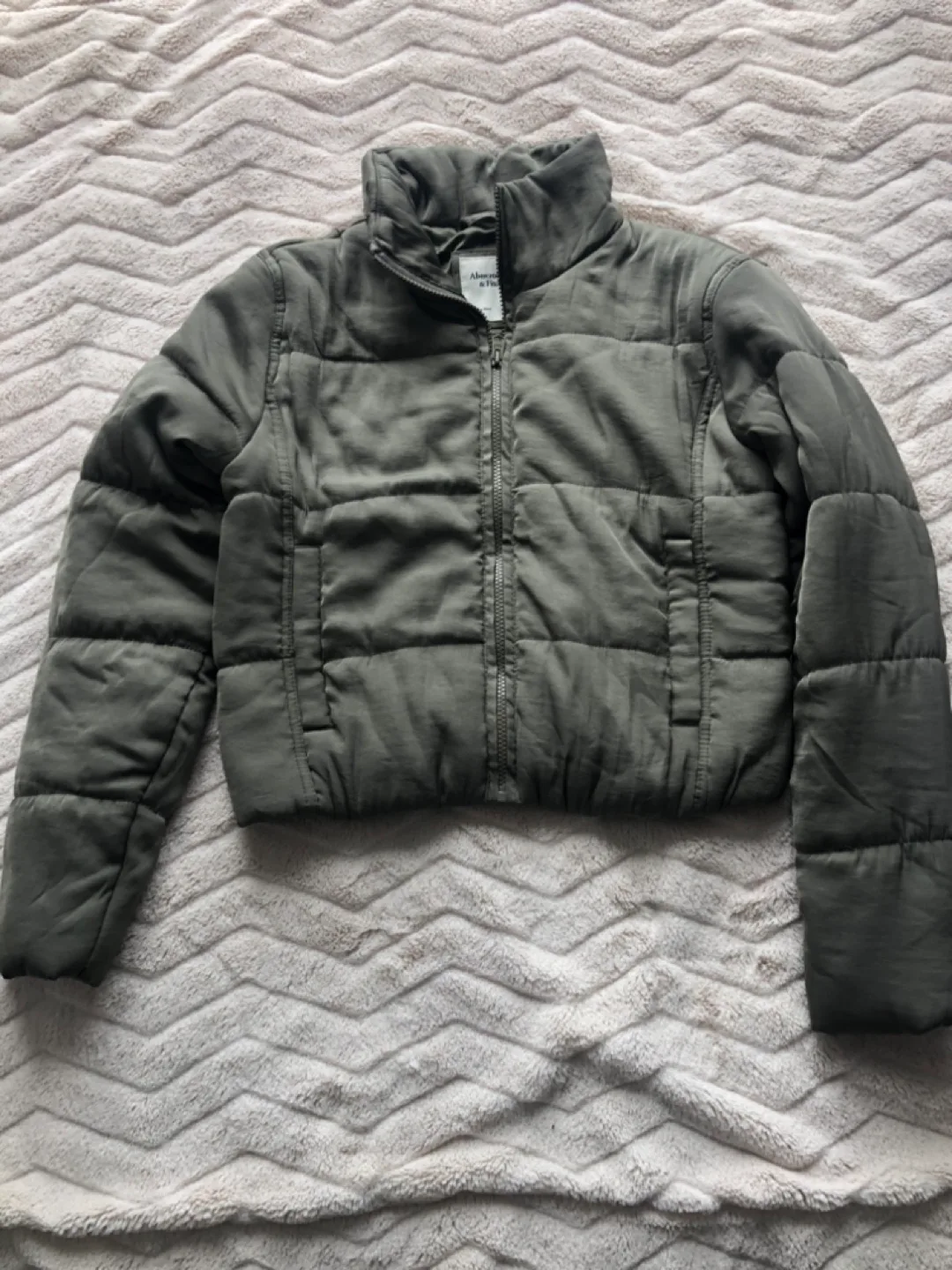 Abercrombie & Fitch Army Green Puffer Jacket - XS or S thumbnail