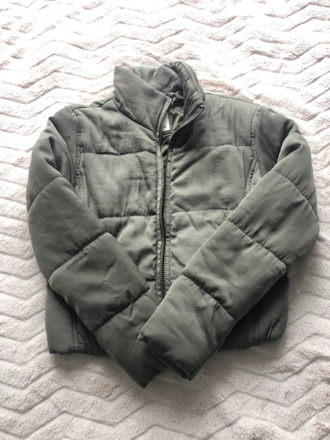 Abercrombie & Fitch Army Green Puffer Jacket - XS or S image indicator(2)