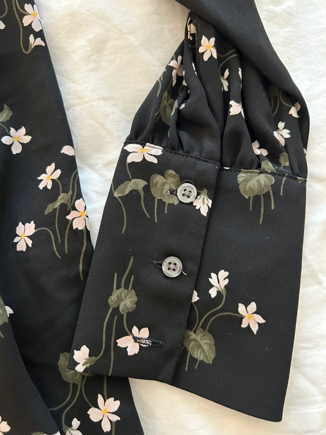 Ann Taylor Black Floral Blouse, Size Medium - Brand New! image indicator(6)