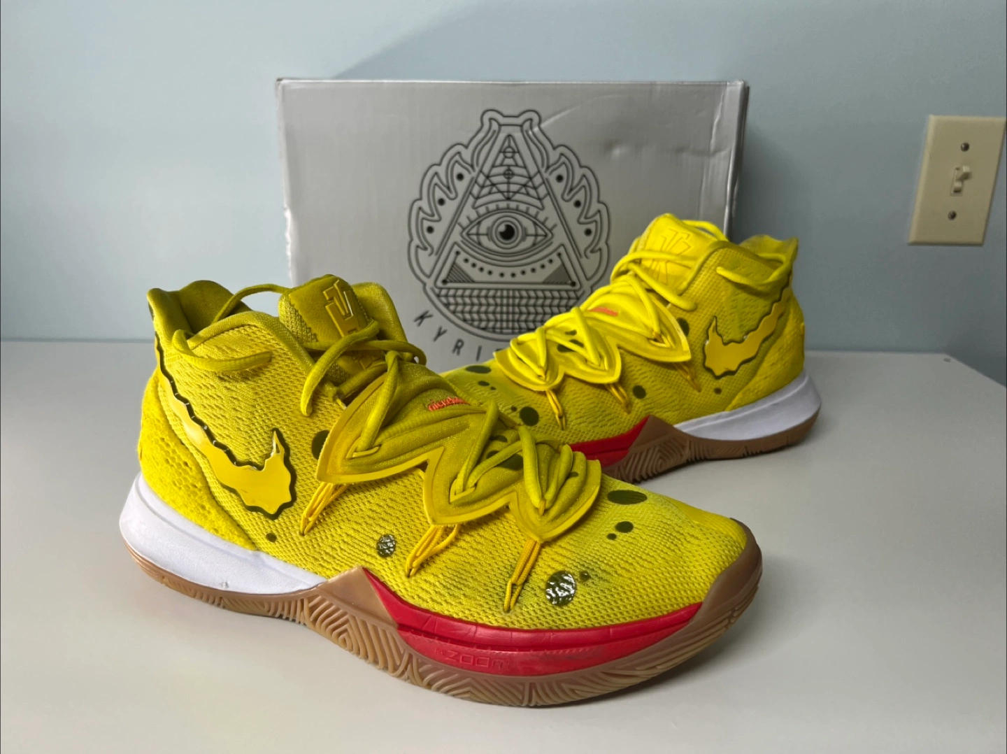 Nike Kyrie SpongeBob Squarepants Size 10 Karrot